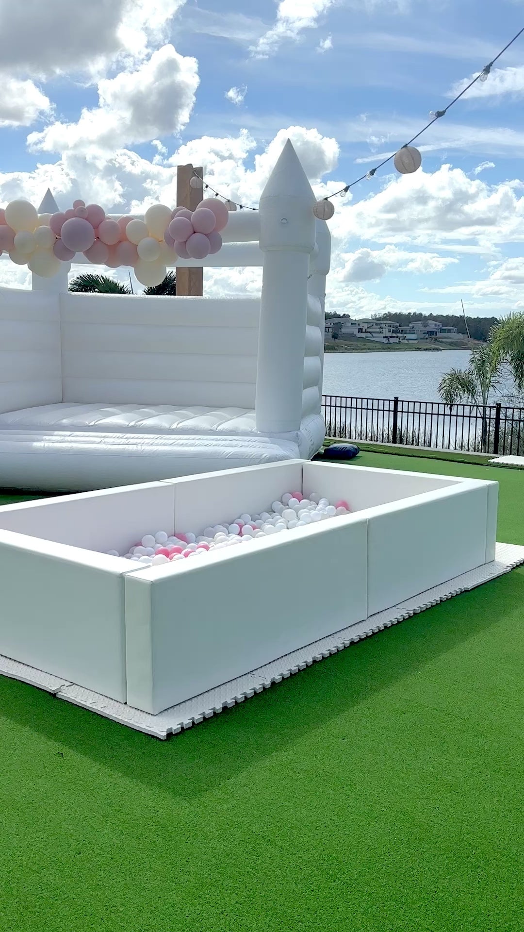 5'x10' White Ball Pit