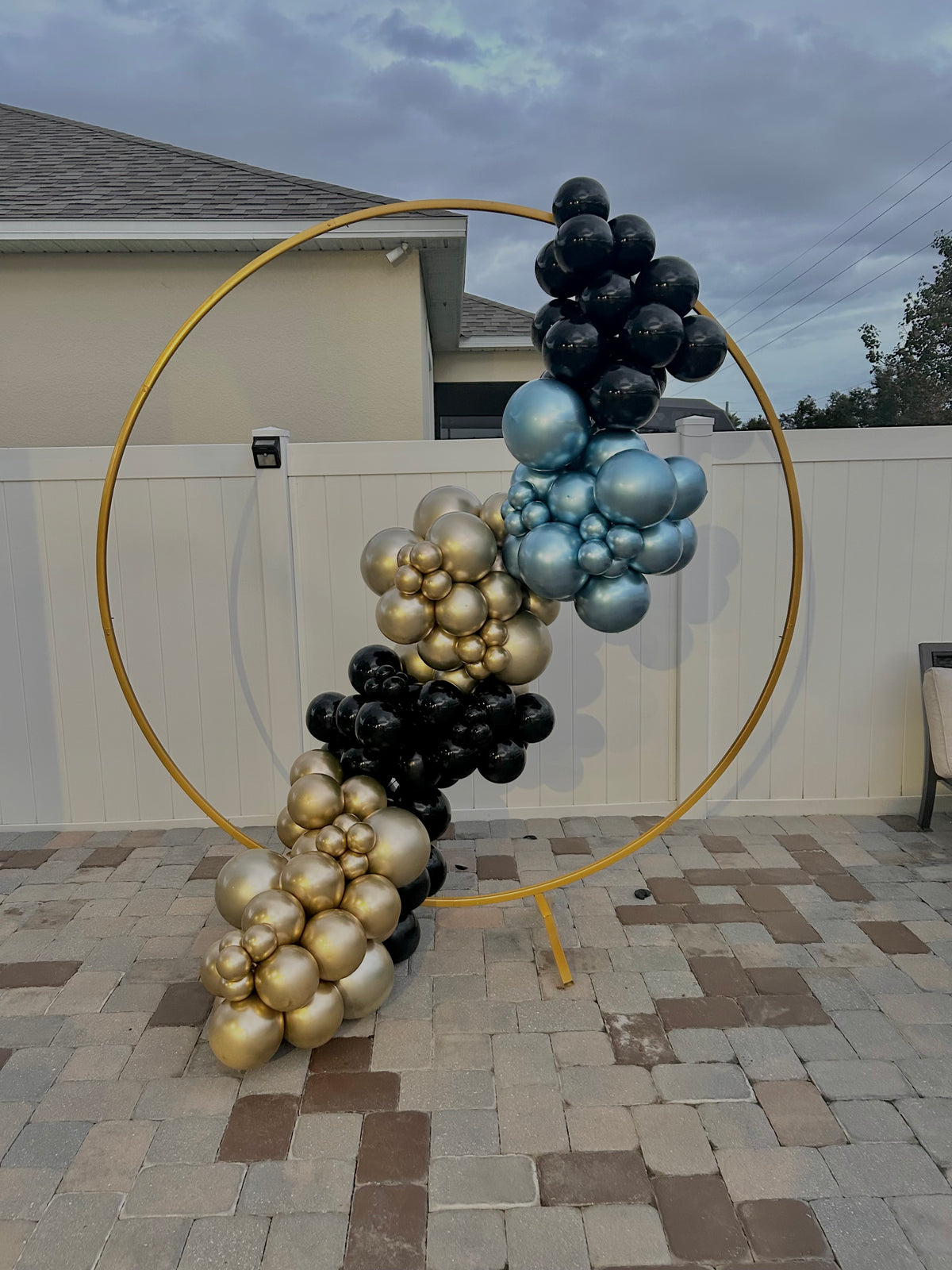 7’ Gold Circle Arch