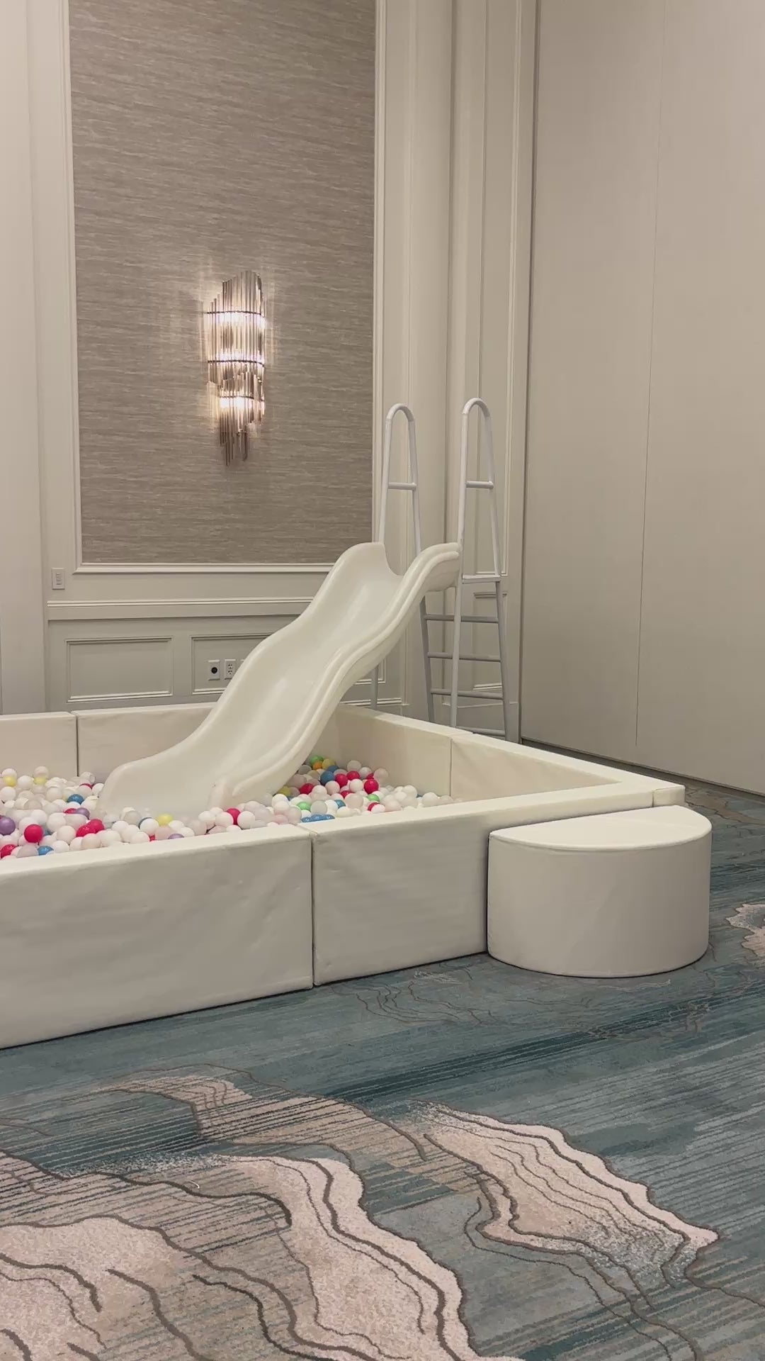 10' x 10' White Ball Pit